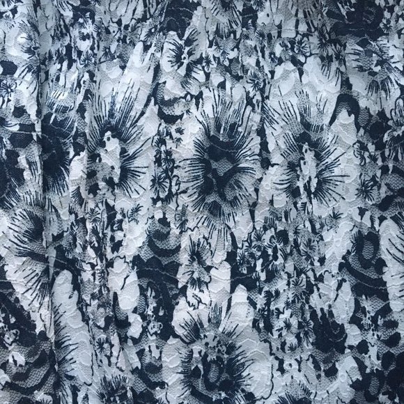 Vero Moda | Fit and Flare Floral Lace Dress (NWOT) - Picture 5 of 6